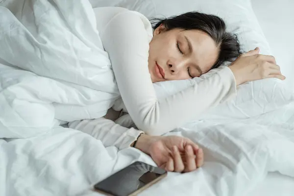 Ipamorelin and CJC-1295 Stack Improve Sleep Quality